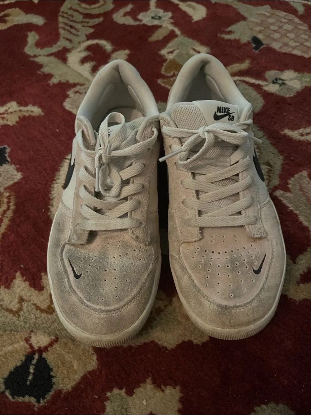 Nike Low-Top Sneakers in Off-White with Light Gray Accents
